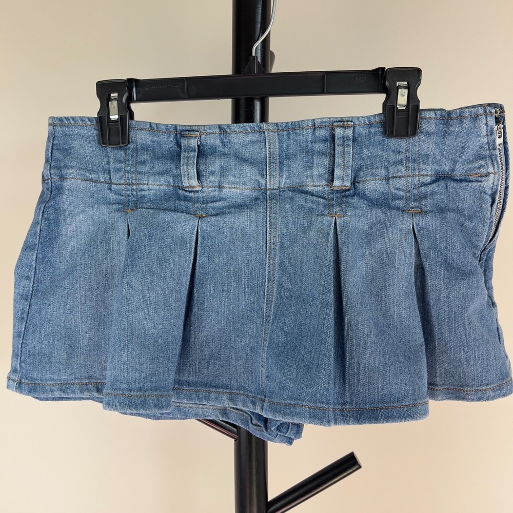 Almost Famous Blue Pleated Denim Skort Womens Size L Medium Wash Y2K Mini Skirt